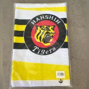 Hanshin Tigers towel
Brand new, item is still in the plastic bag